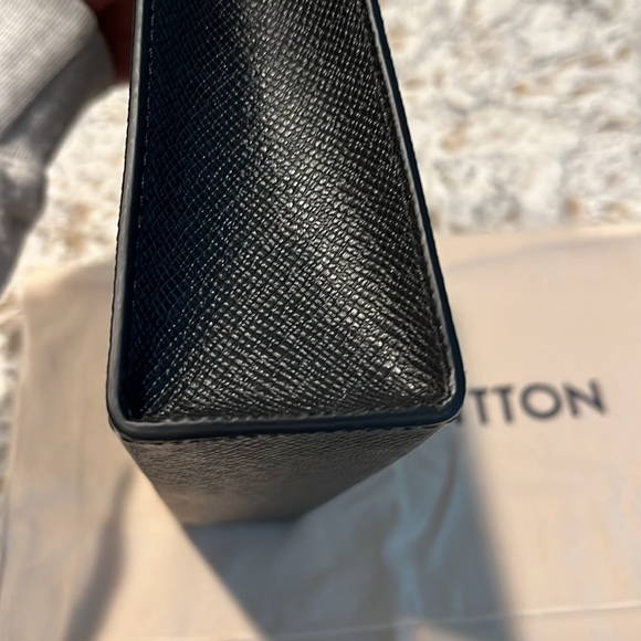 Louis Vuitton Voyage - Picture 5 of 12